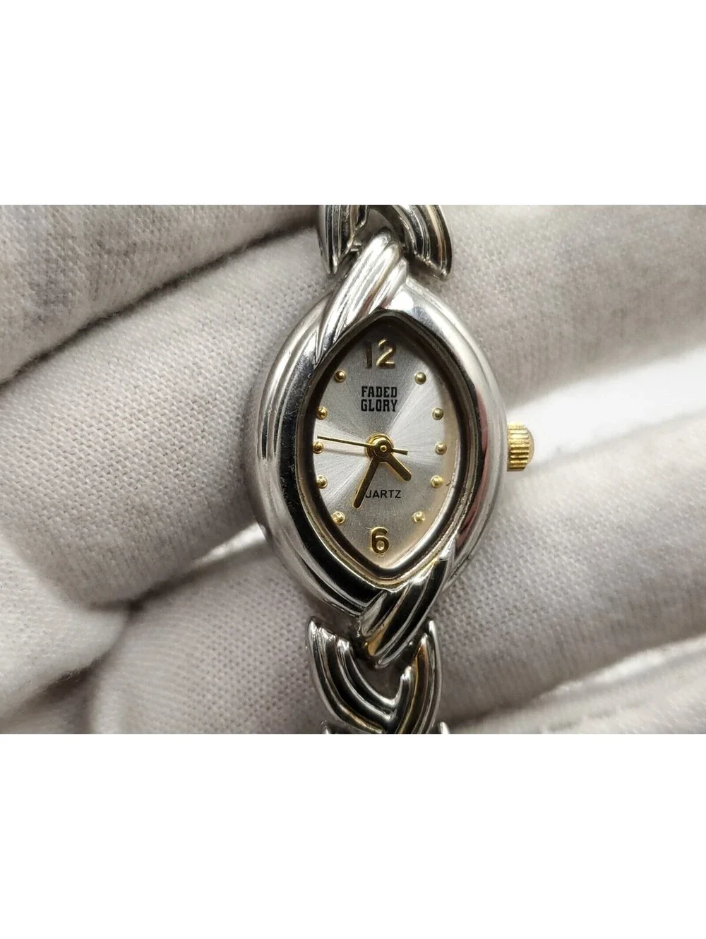 Faded Glory Quartz Women Watch New Battery Silver Tone Oval 18mm